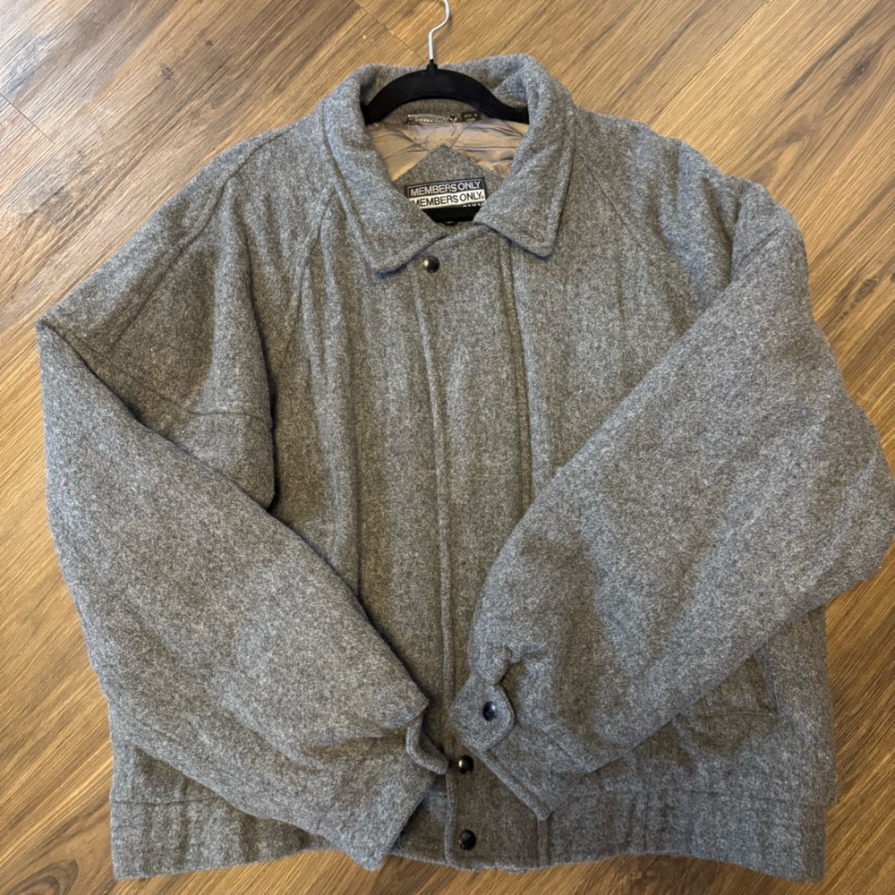 Vintage men’s Members Only 100% pure wool jacket size 46 (XL)